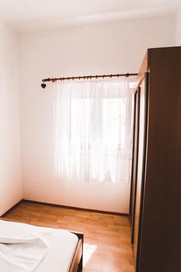 Apartmani Males Rogoznica  Eksteriør bilde